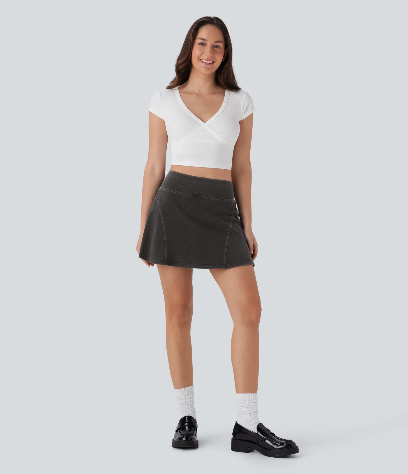 تنورة جينز صغيرة بجيوب