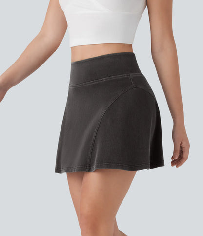 تنورة جينز صغيرة بجيوب